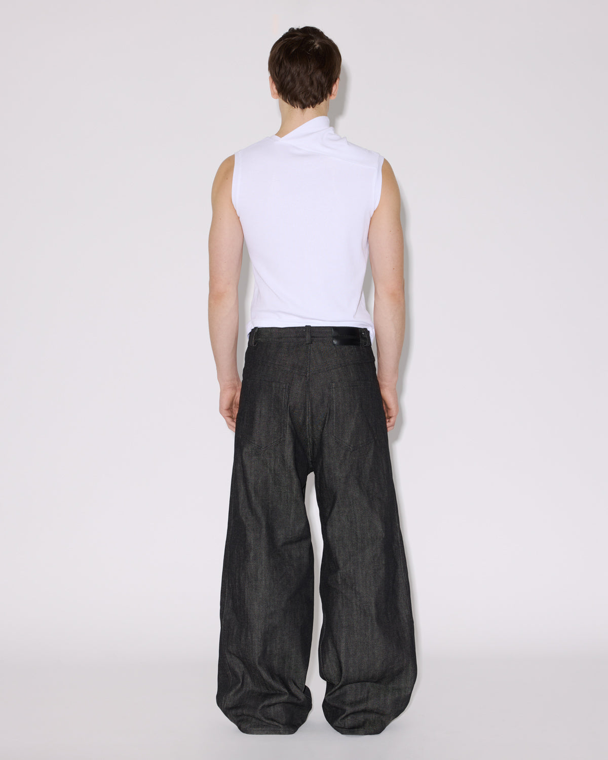 Y PLEATED JEANS BLACK