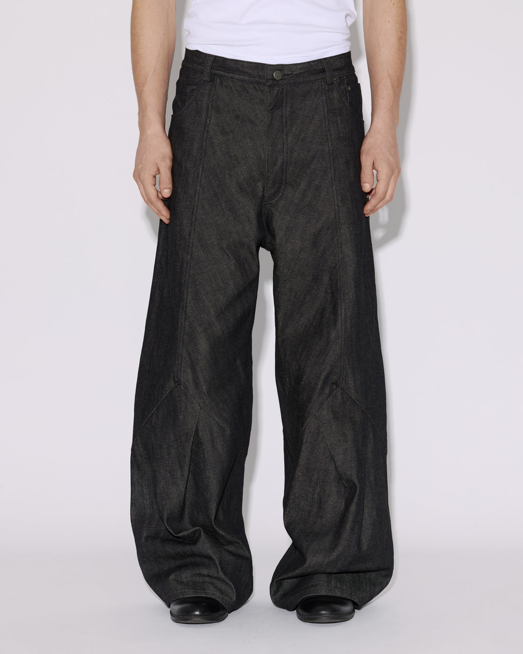 Y PLEATED JEANS BLACK